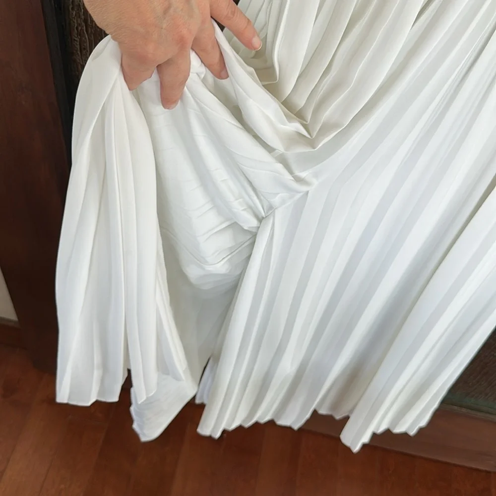 Vince Pleated Jumpsuit In Optic White V-Neck Sleeveless Size 6 - Picture 9 of 12
